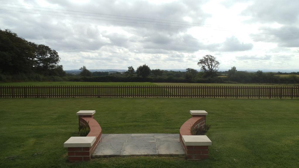 The Oaks Bed & Breakfast Witheridge Екстериор снимка